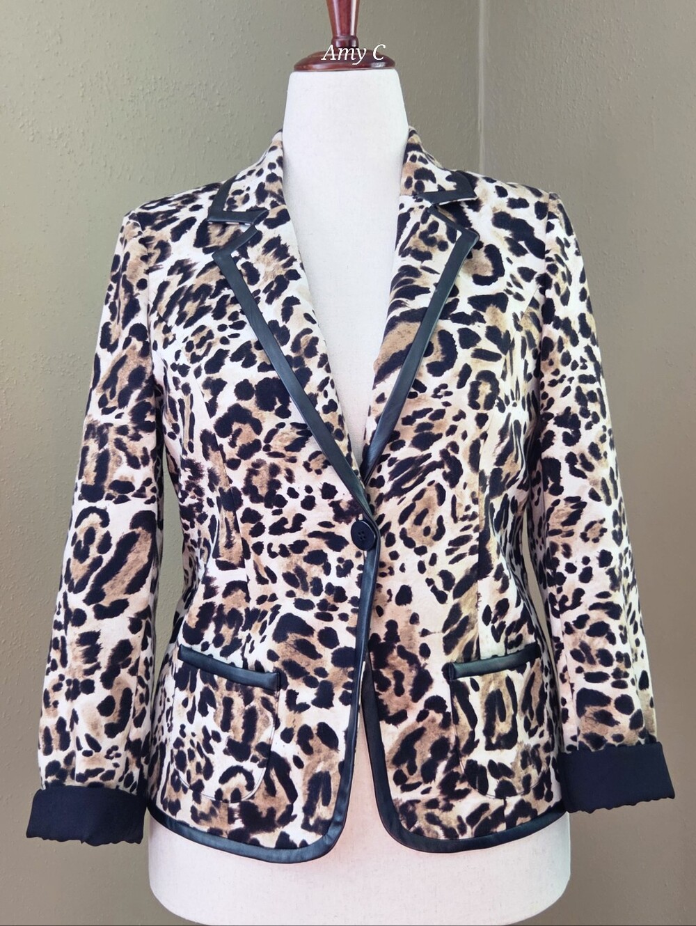 Chico's Leopard Print Blazer in Black and Tan With Front Pockets Size 0